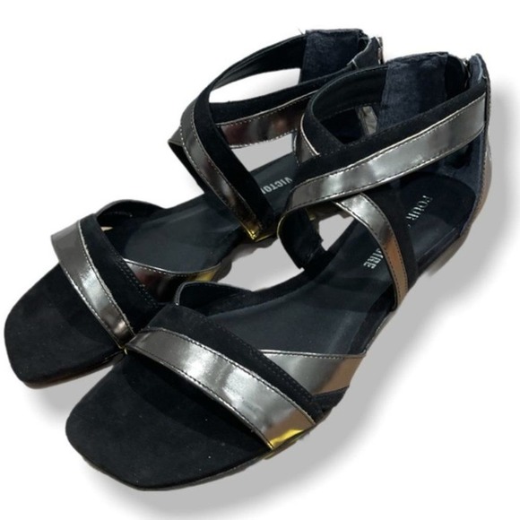 POUR LA VICTOIRE Women's Silver Black Brienne Gladiator Sandals Sz 8 - Picture 1 of 7